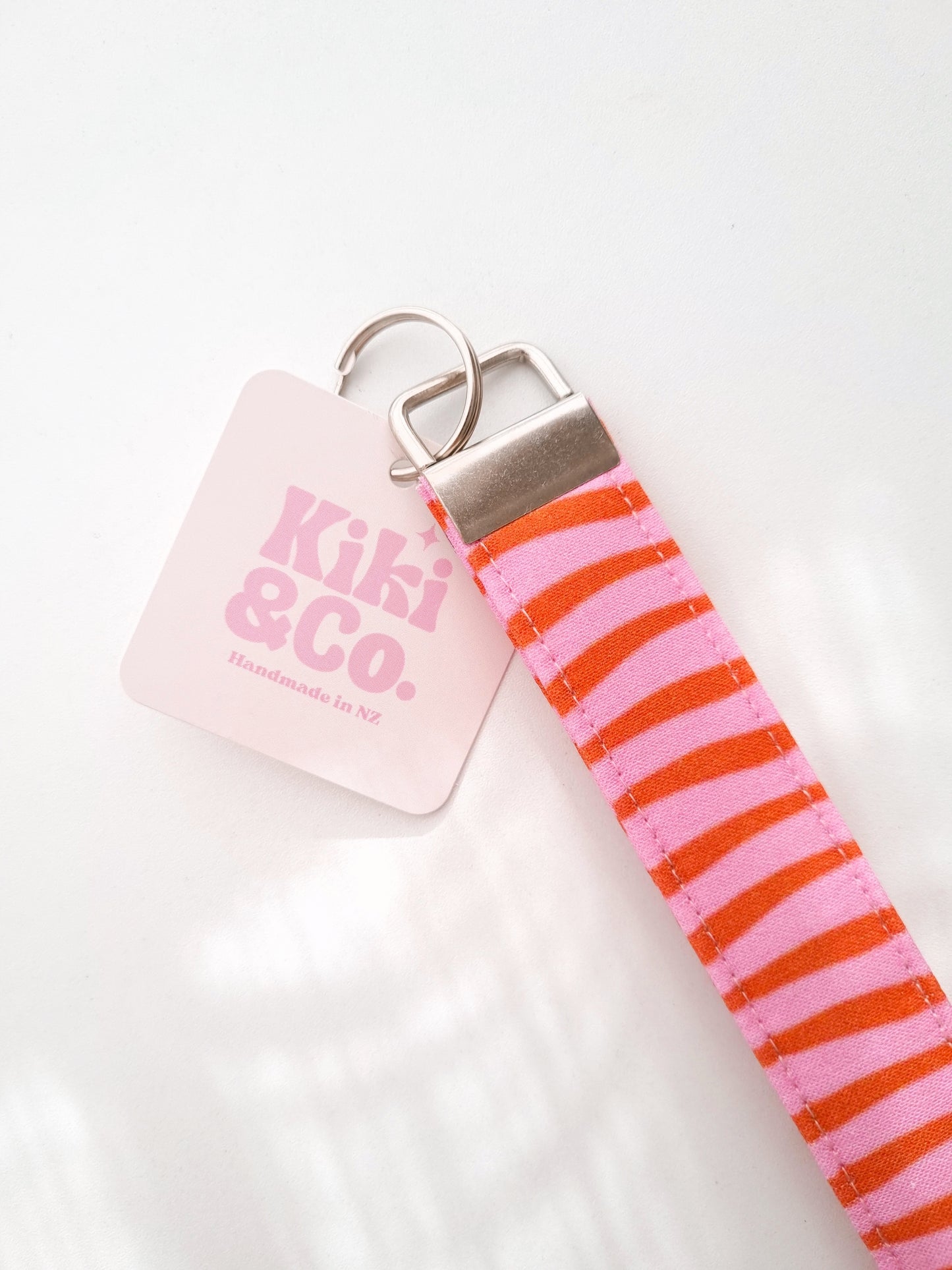 Keychain - Pink/Red Wavy Stripes