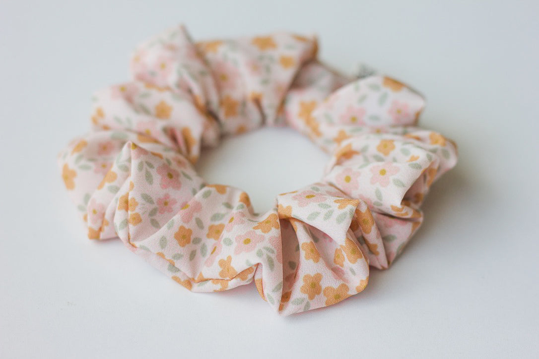 Scrunchie / Sophie Floral / Crepe Fabric