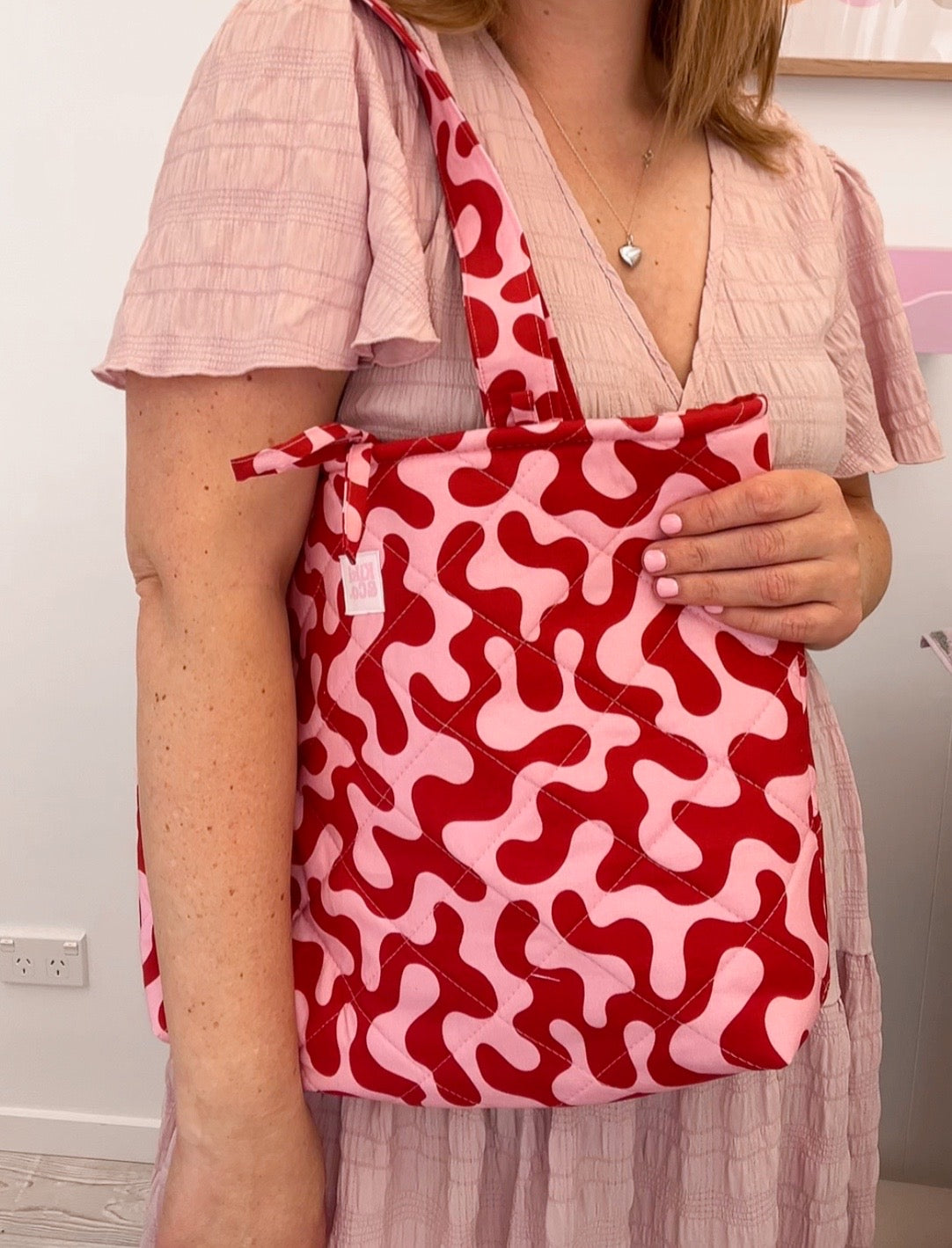 Quilted Tote - Pink/Red Swirls