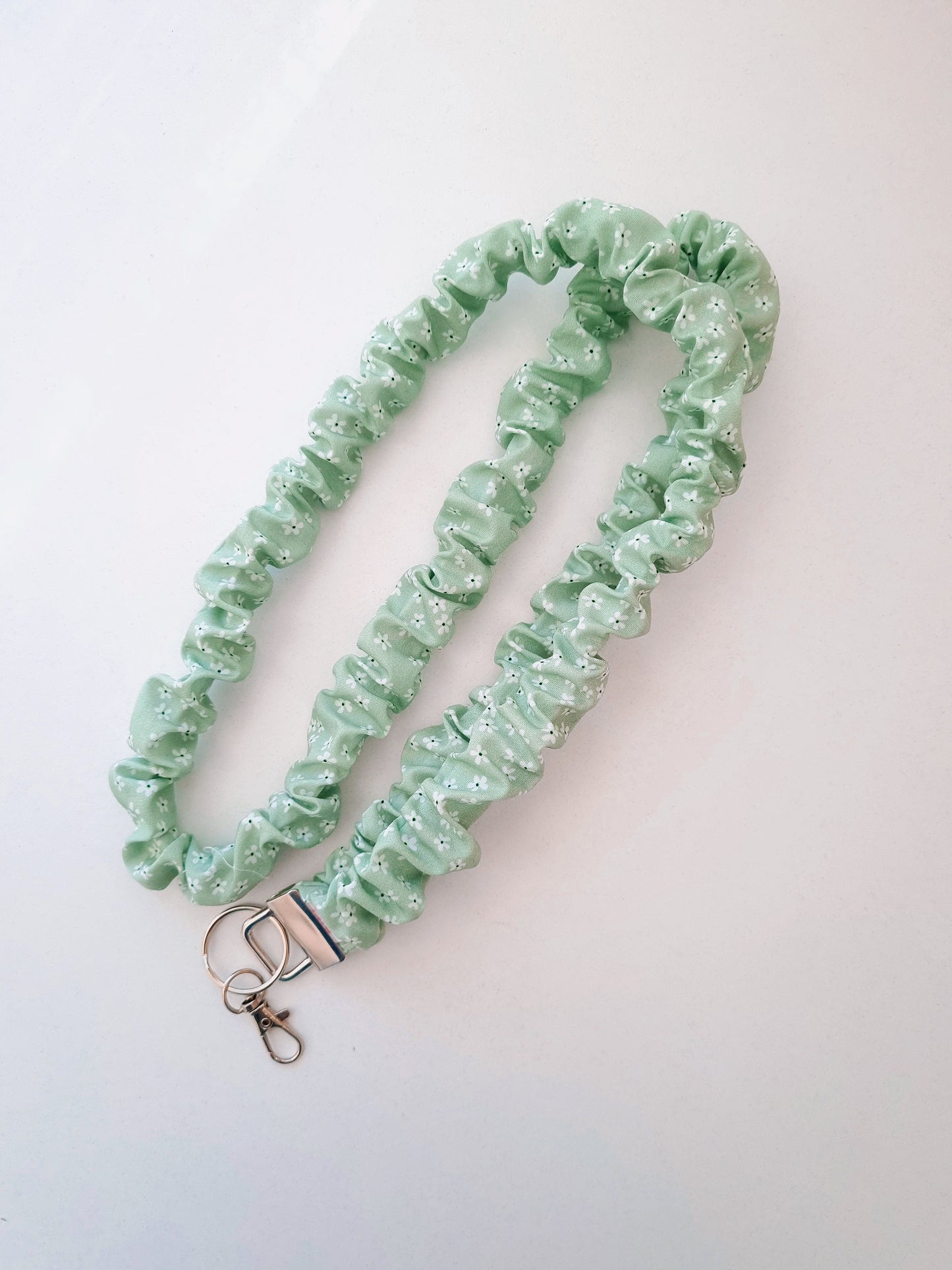 Scrunchie Lanyard - Mint Daisy