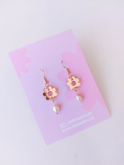 Layla Earrings - Rose Gold / Freshwater Pearl