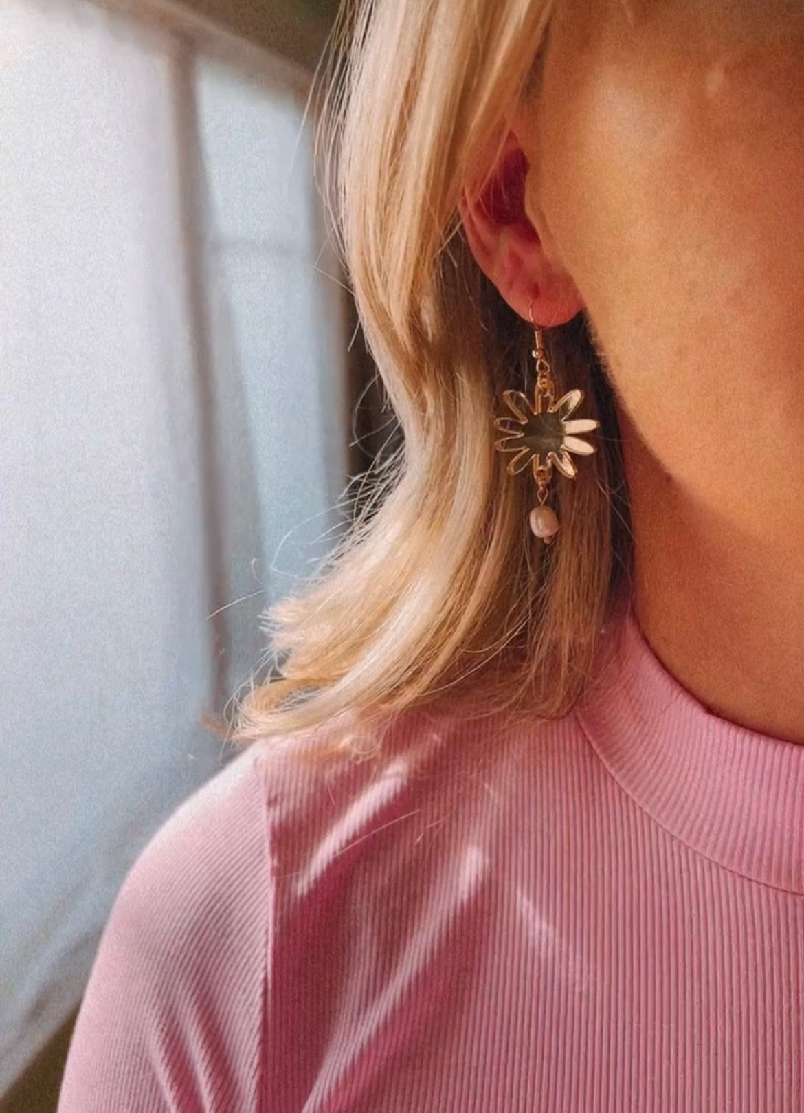 Estelle Earrings - Gold / Freshwater Pearl