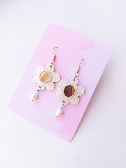 Juliet Earrings - Pearl / Gold / Freshwater Pearl